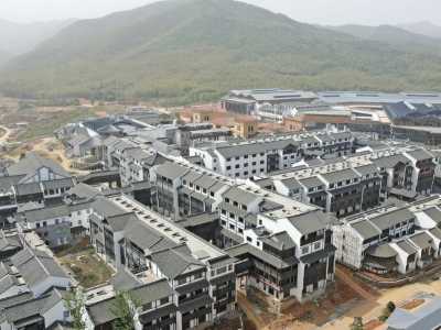宜興窯湖小鎮(zhèn)二標段配電房國慶前順利完成送電！